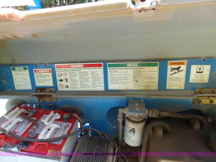 image for item L7083 2005 Genie TZ-50 towable boom lift