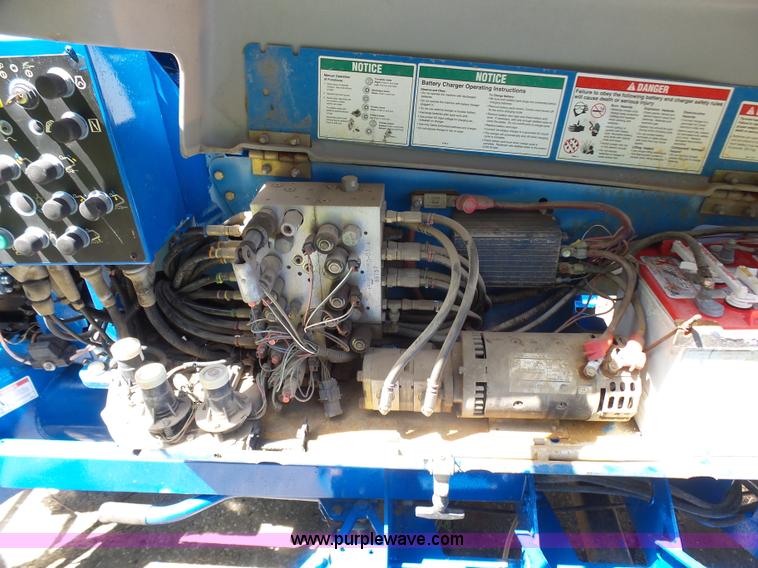 image for item L7083 2005 Genie TZ-50 towable boom lift