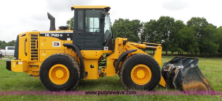 image for item L7085 2013 Hyundai HL740-9 wheel loader