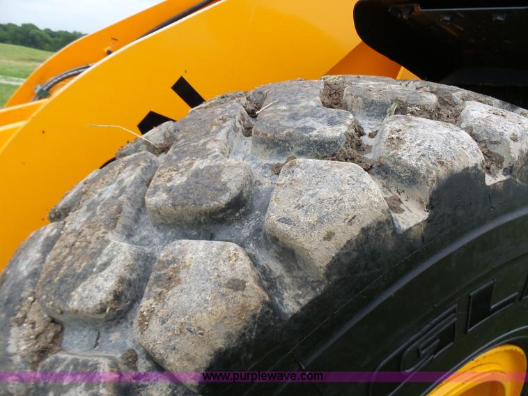 image for item L7085 2013 Hyundai HL740-9 wheel loader