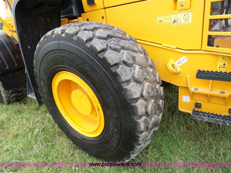 image for item L7085 2013 Hyundai HL740-9 wheel loader
