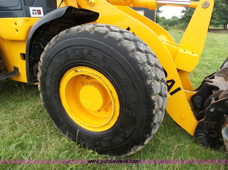 image for item L7085 2013 Hyundai HL740-9 wheel loader