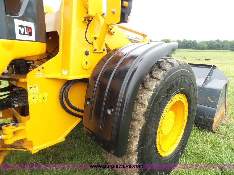 image for item L7085 2013 Hyundai HL740-9 wheel loader