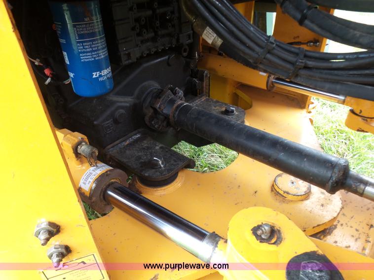 image for item L7085 2013 Hyundai HL740-9 wheel loader