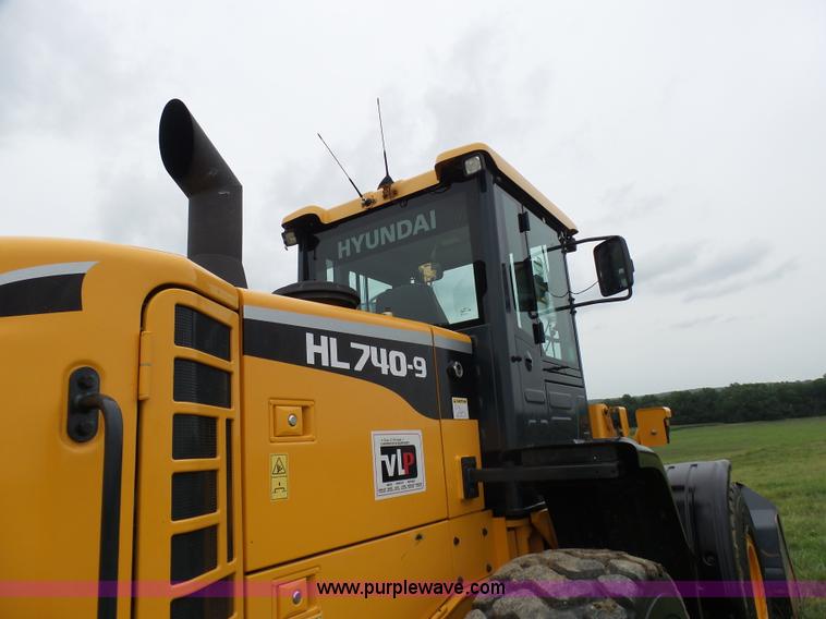 image for item L7085 2013 Hyundai HL740-9 wheel loader
