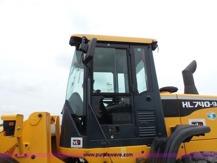 image for item L7085 2013 Hyundai HL740-9 wheel loader