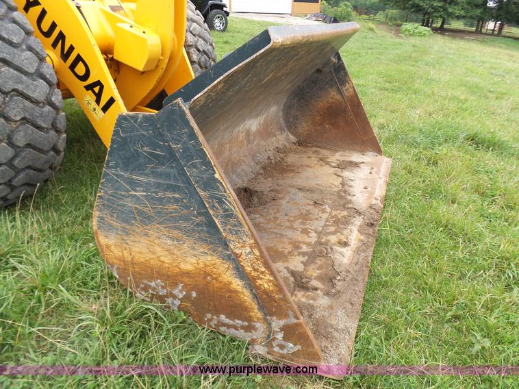 image for item L7085 2013 Hyundai HL740-9 wheel loader