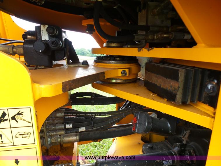 image for item L7085 2013 Hyundai HL740-9 wheel loader