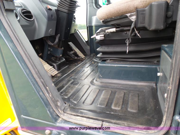 image for item L7085 2013 Hyundai HL740-9 wheel loader