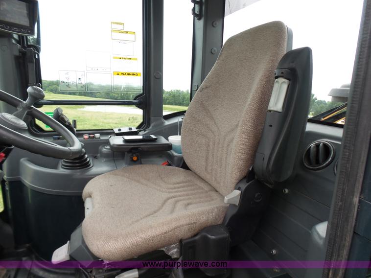 image for item L7085 2013 Hyundai HL740-9 wheel loader