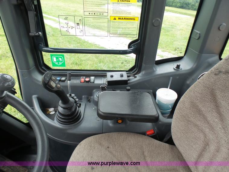 image for item L7085 2013 Hyundai HL740-9 wheel loader