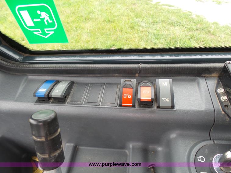 image for item L7085 2013 Hyundai HL740-9 wheel loader