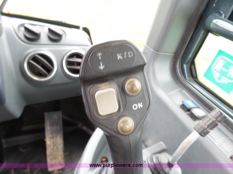 image for item L7085 2013 Hyundai HL740-9 wheel loader