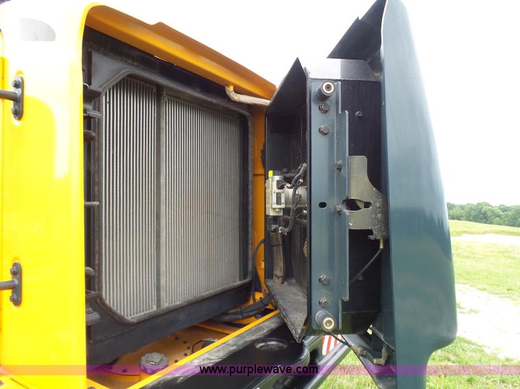 image for item L7085 2013 Hyundai HL740-9 wheel loader