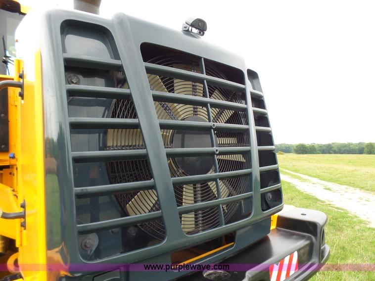 image for item L7085 2013 Hyundai HL740-9 wheel loader