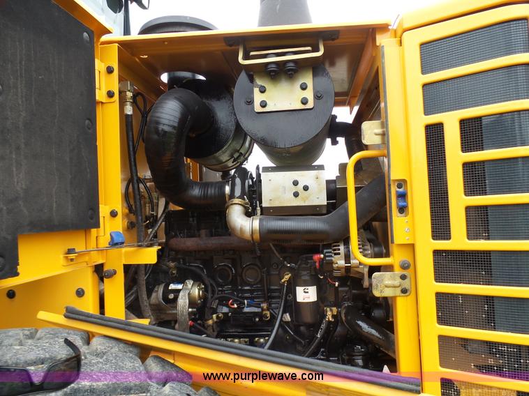 image for item L7085 2013 Hyundai HL740-9 wheel loader