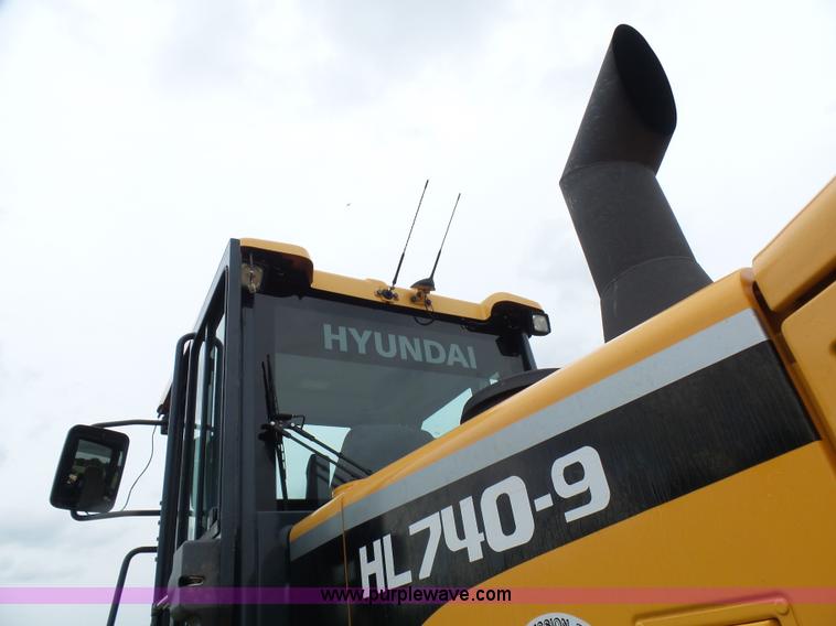 image for item L7085 2013 Hyundai HL740-9 wheel loader