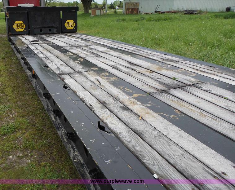 image for item L7229 1999 Dynaweld equipment trailer