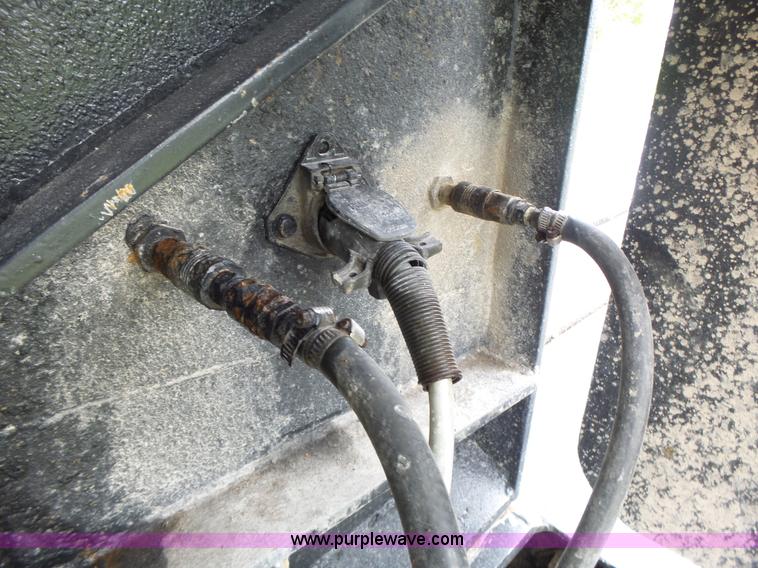 image for item L7229 1999 Dynaweld equipment trailer