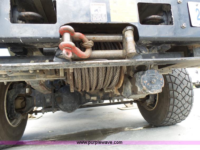 image for item N9404 2003 International 7400 bucket truck