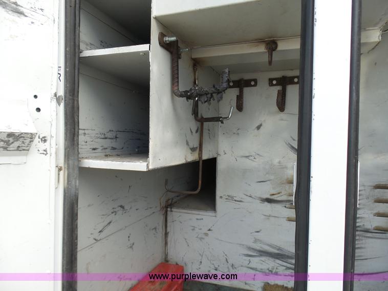 image for item N9404 2003 International 7400 bucket truck