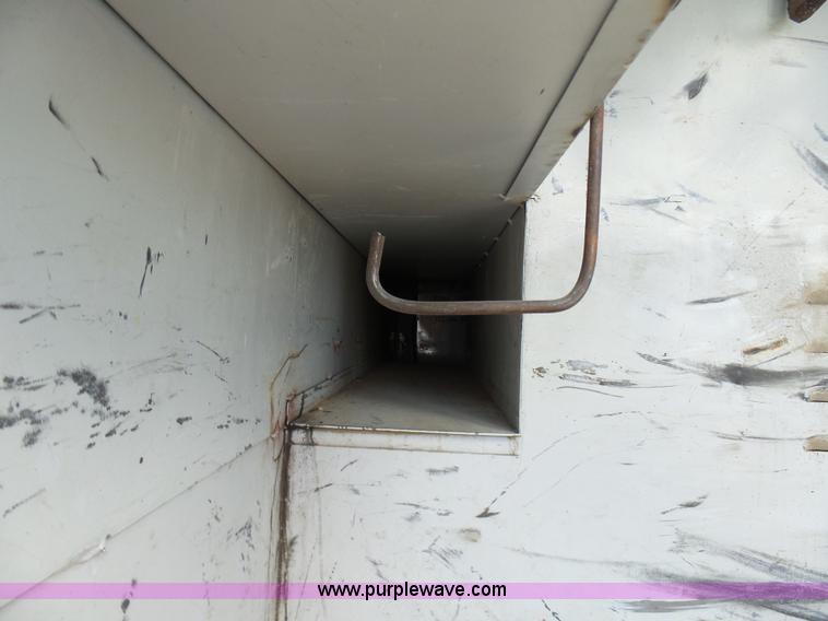 image for item N9404 2003 International 7400 bucket truck