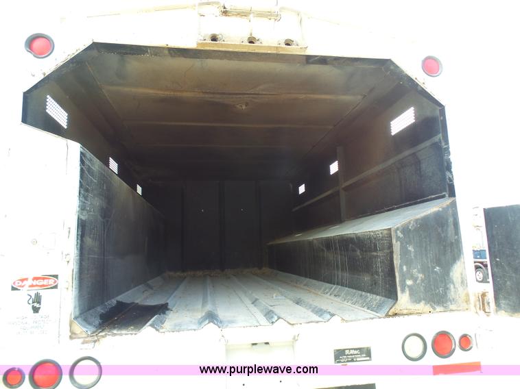 image for item N9404 2003 International 7400 bucket truck