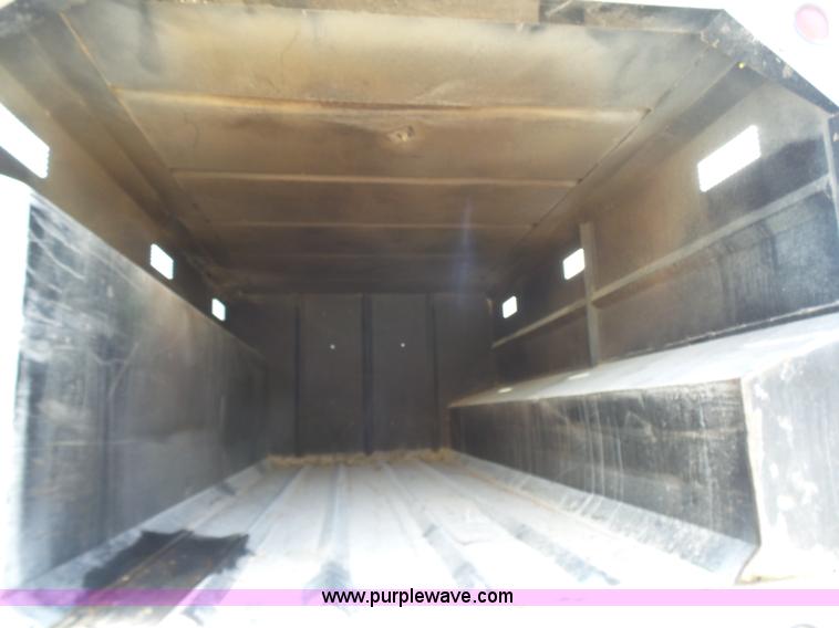 image for item N9404 2003 International 7400 bucket truck