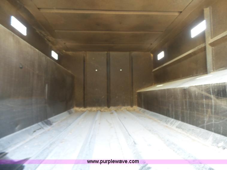 image for item N9404 2003 International 7400 bucket truck