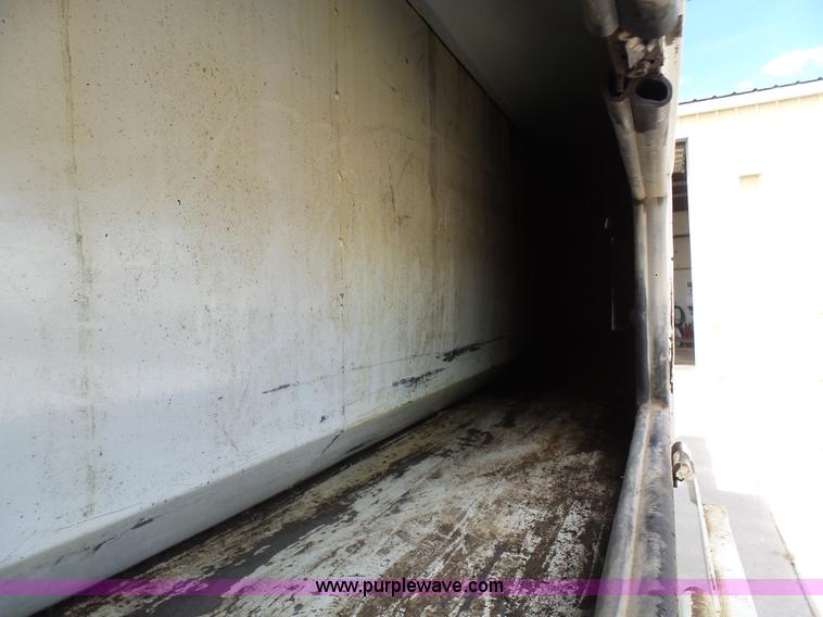 image for item N9404 2003 International 7400 bucket truck