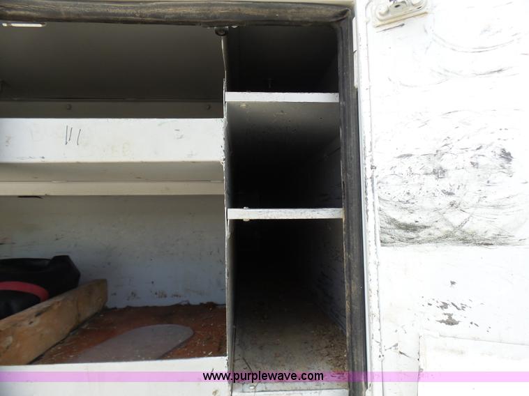 image for item N9404 2003 International 7400 bucket truck