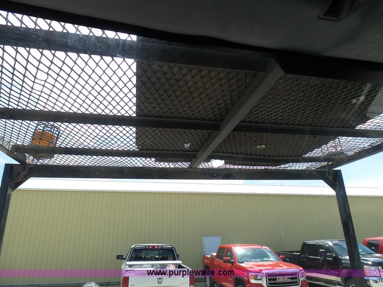 image for item N9404 2003 International 7400 bucket truck