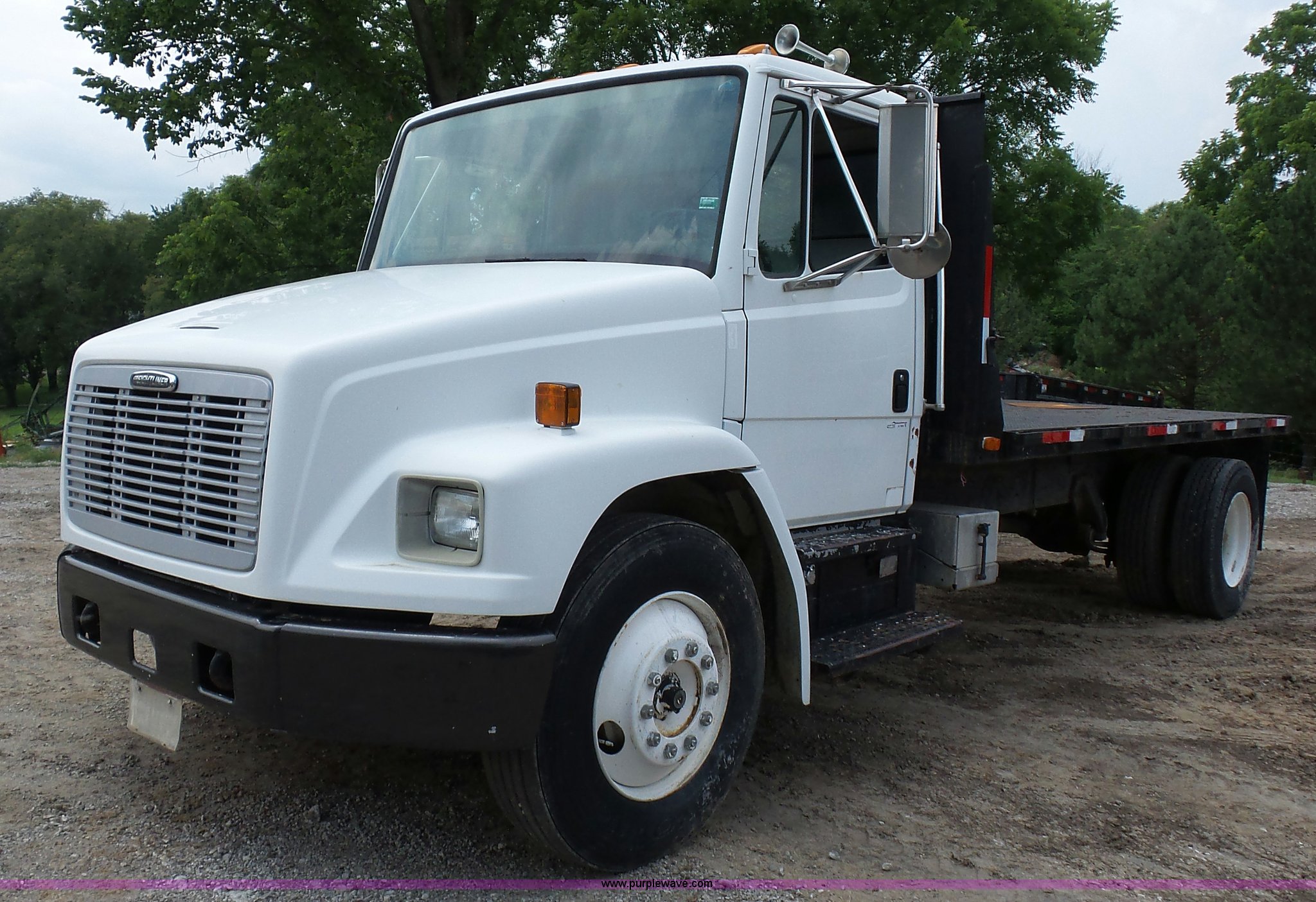 1997 Freightliner FL70 flatbed truck in Sibley, MO | Item AV9936 sold ...
