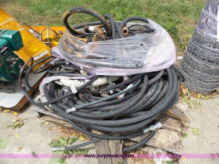 Hydraulic hoses in St. Joseph, MO Item BV9610 sold Purple Wave