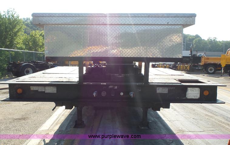 image for item K1629 2006 Trail Eze TE701 drop deck equipment trailer