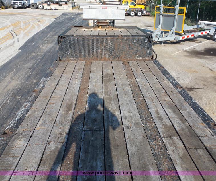 image for item K1629 2006 Trail Eze TE701 drop deck equipment trailer