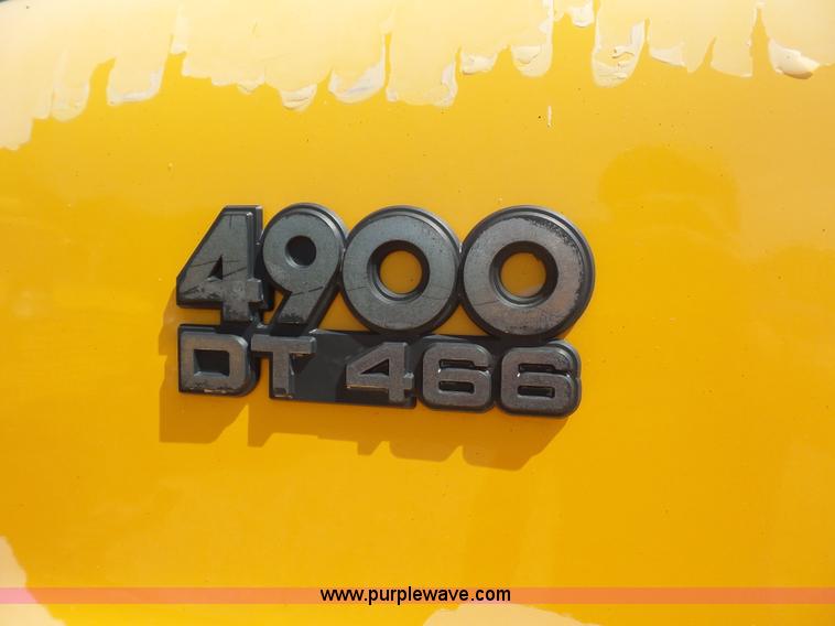 image for item K1732 1997 International 4900 flatbed truck