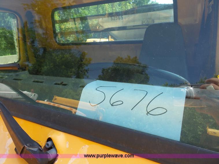 image for item K1732 1997 International 4900 flatbed truck