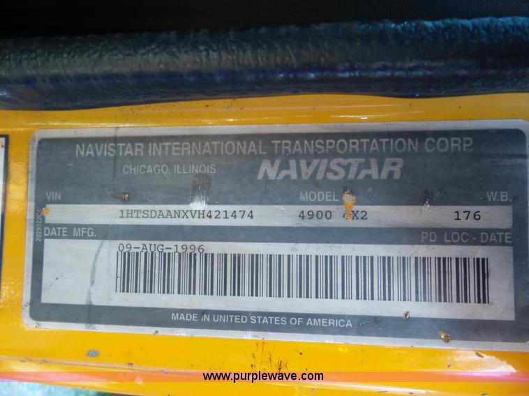 image for item K1732 1997 International 4900 flatbed truck