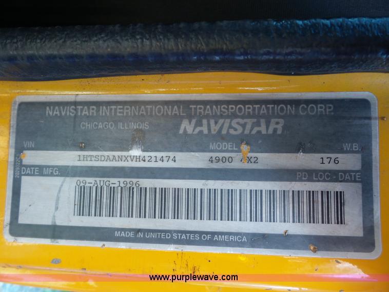 image for item K1732 1997 International 4900 flatbed truck