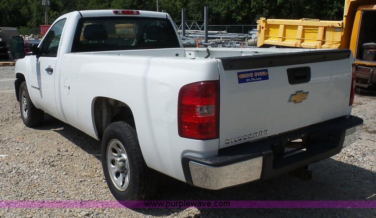 image for item K1733 2008 Chevrolet Silverado 1500 pickup truck