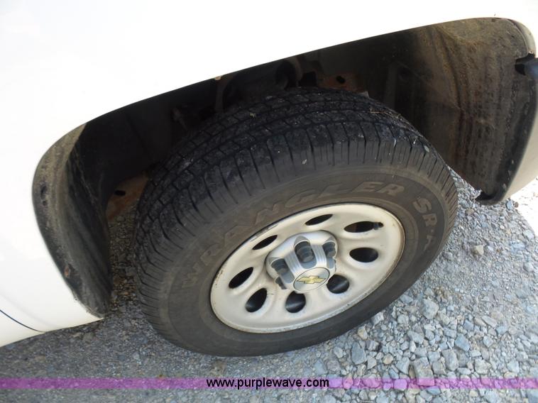 image for item K1733 2008 Chevrolet Silverado 1500 pickup truck