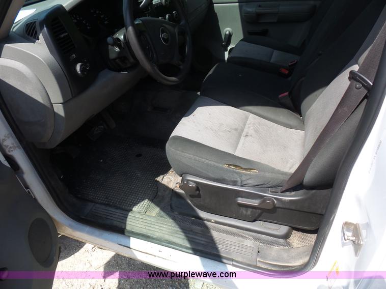 image for item K1733 2008 Chevrolet Silverado 1500 pickup truck