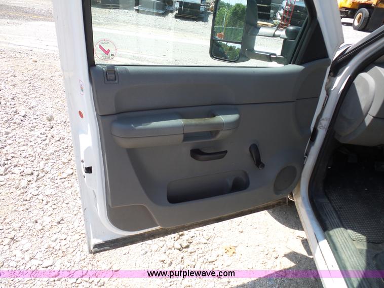 image for item K1733 2008 Chevrolet Silverado 1500 pickup truck