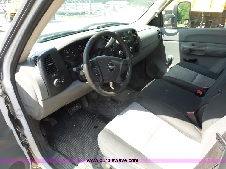 image for item K1733 2008 Chevrolet Silverado 1500 pickup truck