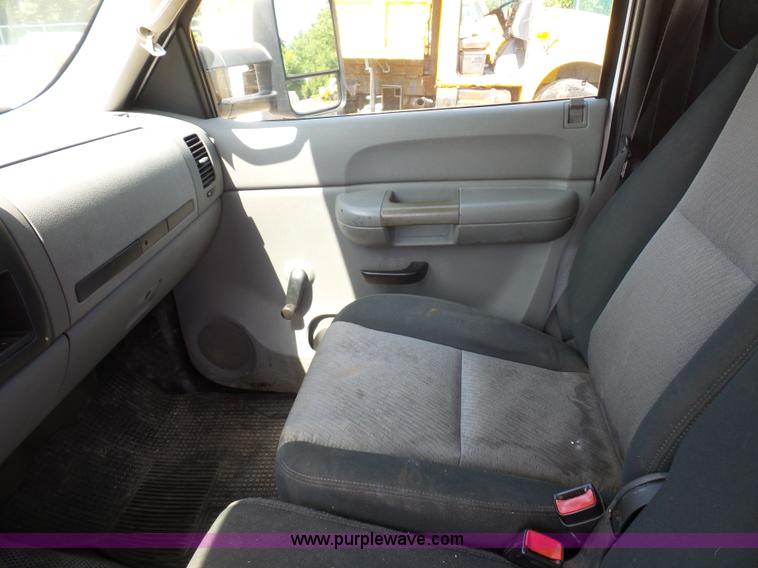 image for item K1733 2008 Chevrolet Silverado 1500 pickup truck