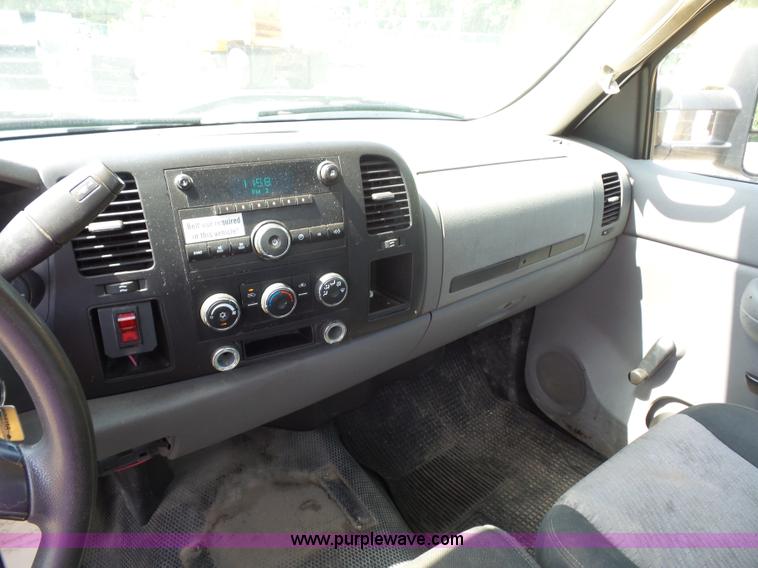 image for item K1733 2008 Chevrolet Silverado 1500 pickup truck