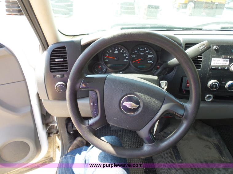 image for item K1733 2008 Chevrolet Silverado 1500 pickup truck