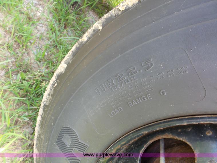 image for item K1737 1997 International 4900 dump truck