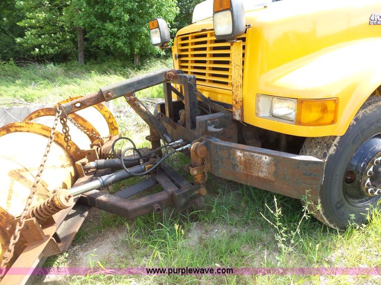 image for item K1737 1997 International 4900 dump truck